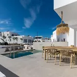 Willa Chora With Swimming Pool