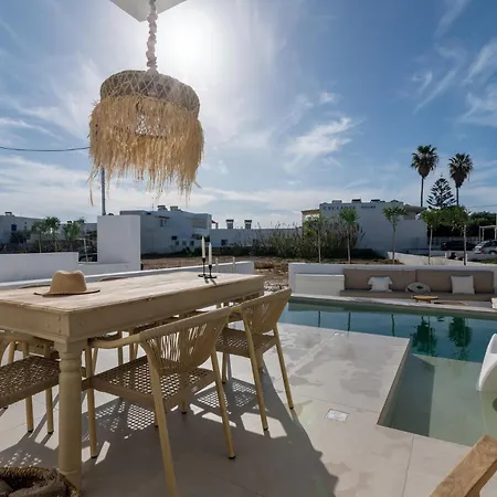 فيلة Chora With Swimming Pool