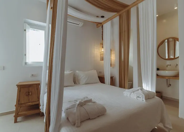 Villa Chora With Swimming Pool