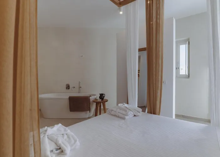 Chora With Swimming Pool *